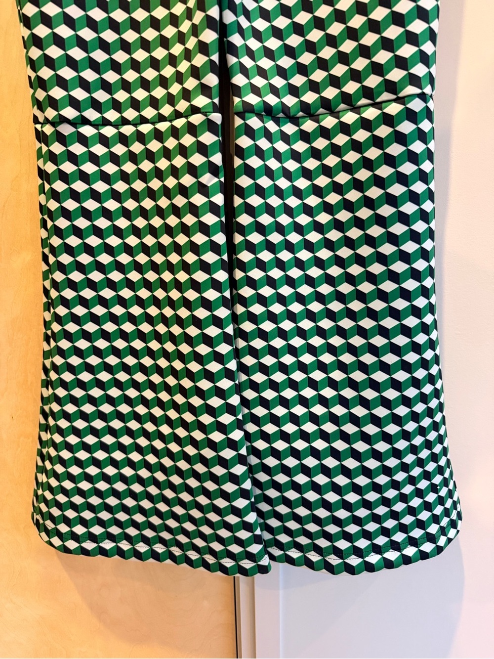 Cynthia Rowley Bonded Ski Jumpsuit in Green Print, Size M - Picture 11 of 11